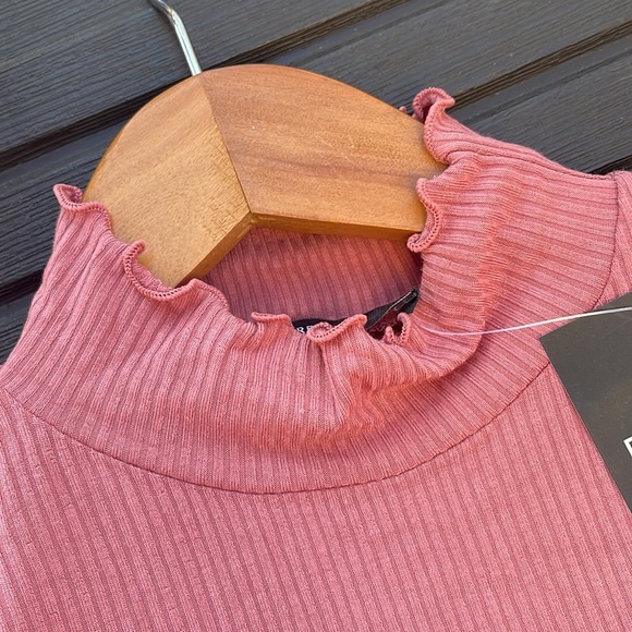 Forever 21 - Pink Ribbed Bodysuit Size Large - Picture 3 of 13